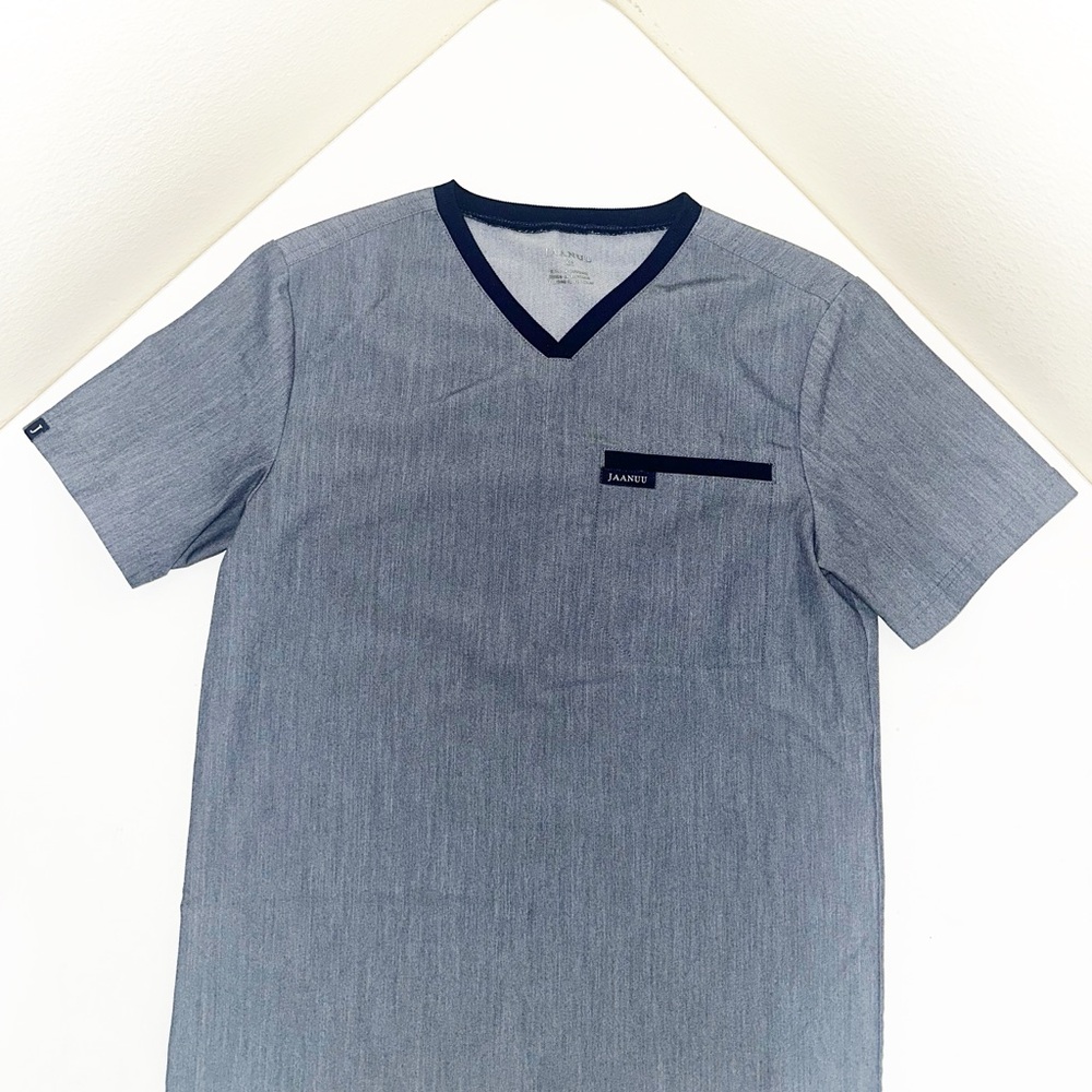 Heather Navy Jaanuu Men’s 2-Pocket Scrub Top XS